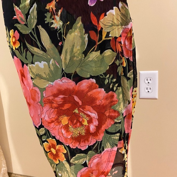 Dress - Picture 2 of 5